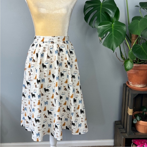 Tulip B Cat Pattern Skirt - Picture 8 of 10